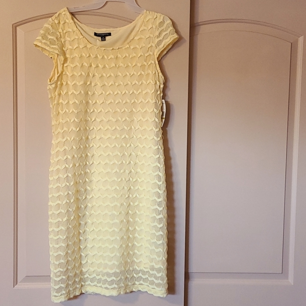 Woman's Dress Size 14 Yellow